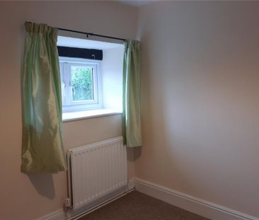 4 bedroom detached house to rent - Photo 2