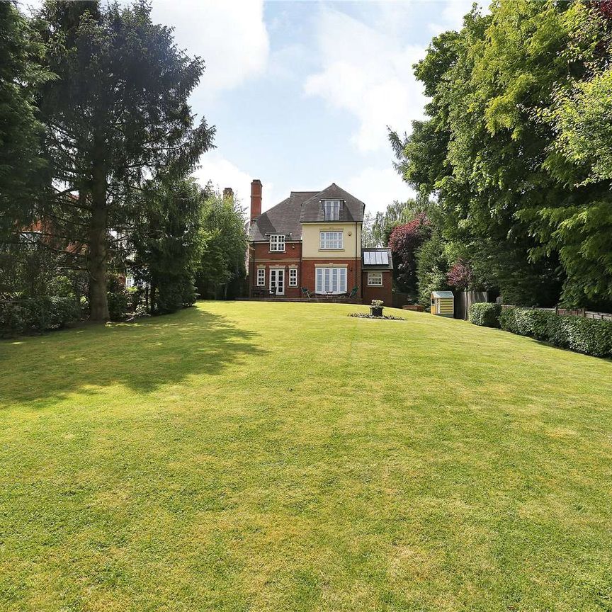 A substantial family home set in popular Southborough village and enjoying superb far reaching views. - Photo 1