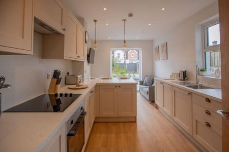 1 bedroom in a house share to rent - Photo 3