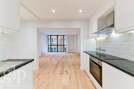 2 Bedroom Flat, 27 Hosier Lane, London, EC1A - Photo 2