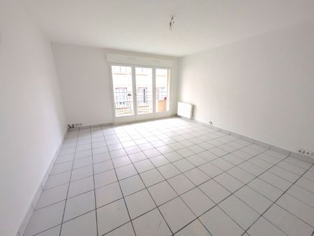 Location Appartement 4 pièces 88m² FEURS 42110 - Photo 2