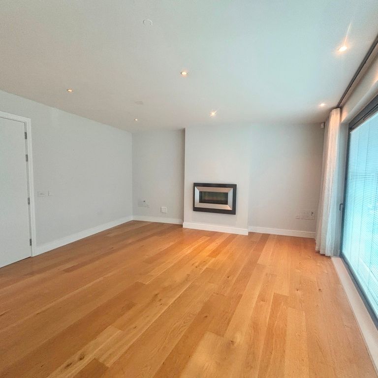 Castle View, Clyne Castle, Blackpill, Swansea - Photo 1