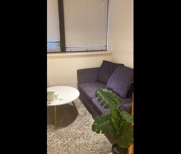 1 Bed Flat, Hanover House, RG1 - Photo 1