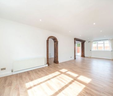 Parkgate Close, KT2, London - Photo 2