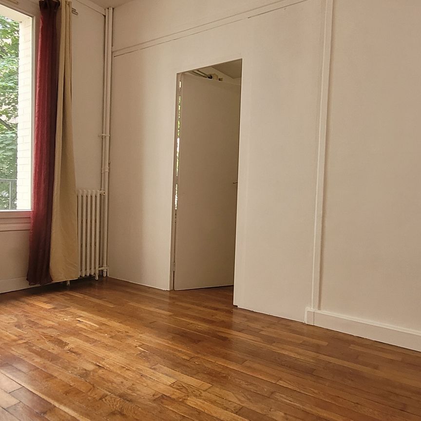 Appartement T2 plein de charme à COURBEVOIE - Photo 1