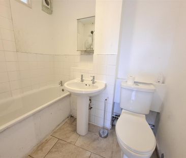 Roydon Court, Hemel Hempstead - Photo 3