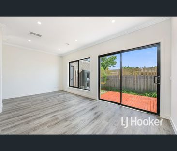 3/15 Ainsleigh Court, Cranbourne, Vic 3977 - Photo 3