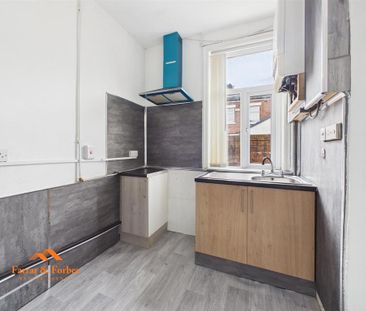 4 bedroom terraced house to rent - Photo 6