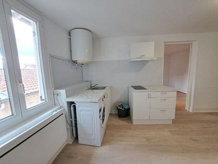 Appartement À Louer 1 Pièce , 35 M² - Photo 2