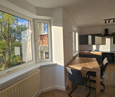 Swieżo wyremontowane 2 pokoje z dużym balkonem - Zdjęcie 5