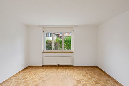 Appartement de 4 pièces au rez-de-chaussée avec balcon - Photo 3