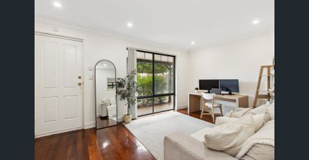 STUNNING THREE BEDROOM HOME - Photo 5