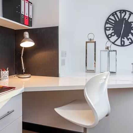 Studio London - Photo 1