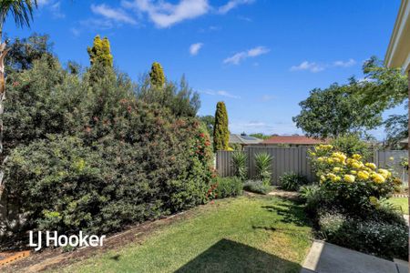 2 Cutlass Walk, Seaford Rise SA, Belconnen - Photo 2