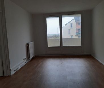 Appartement T3 à BOHAIN EN VERMANDOIS - Photo 2