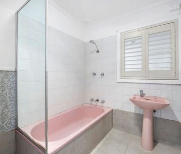 Cosy Three Bedroom Home - Photo 5