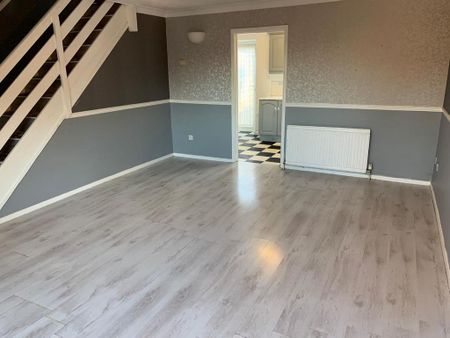 3 bedroom end of terrace house to rent - Photo 2