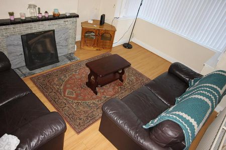 30 Strandview Street, Belfast BT9 5FF - Photo 4