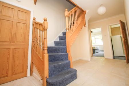 Winton, Bournemouth - Photo 3