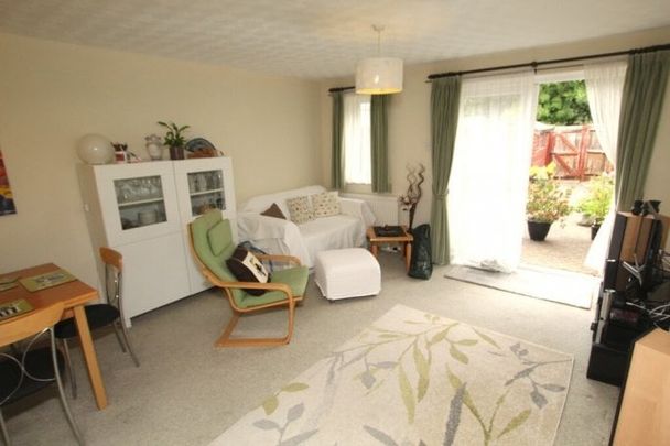 Caribou Way, Cambridge £1,600 pcm ⓘ The monthly or weekly payment required by the landlord. Read our glossary page , 3 bedrooms, mid terrace house, to let * Tenant info - Photo 1