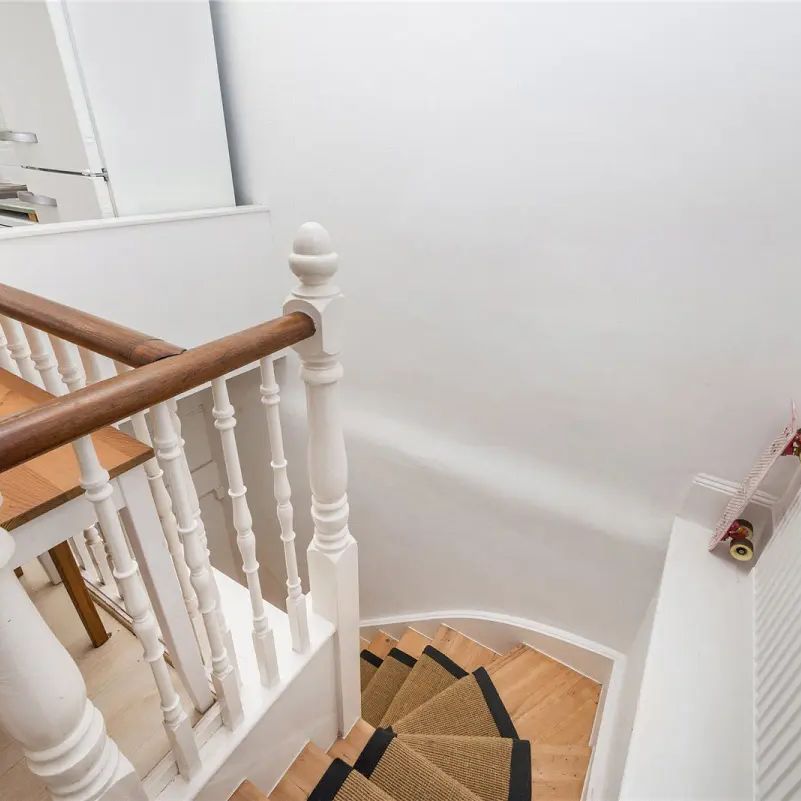 2 bedroom flat in Camden - Photo 1