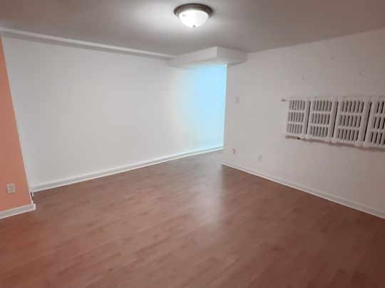 For Lease - 2469 Queen Street Unit# 5, Toronto, Ontario - Photo 1