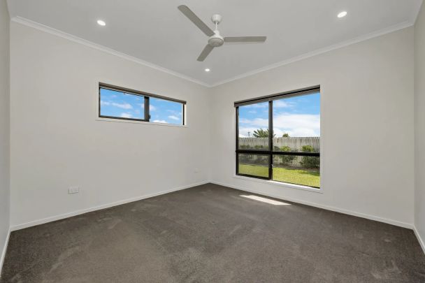 15 Blackthorn Street, - Photo 1
