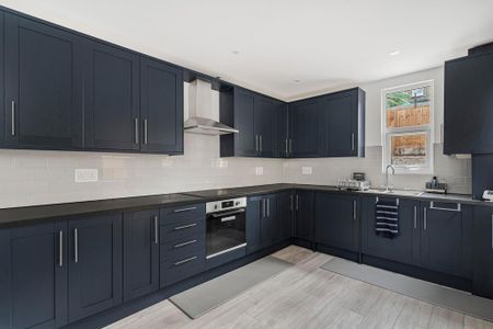 3 bedroom terraced house to rent - Photo 4