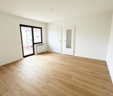 Großzügige und lichtdurchflutete 2-Zimmer-Wohnung mit Küche & 2 Bal... - Photo 1