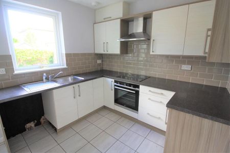 3 bedroom semi-detached house to rent - Photo 2
