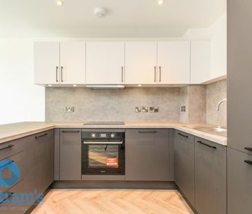 1 bed Apartment for Rent - Photo 2