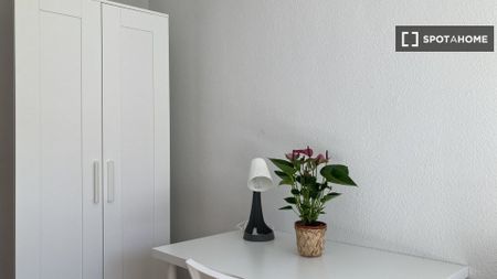 madrid, Community of Madrid 28053 - Photo 5