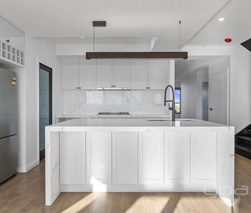 4 BEDROOM LUXURY HOME - Photo 5