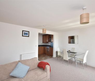 2 bedroom flat to rent - Photo 6