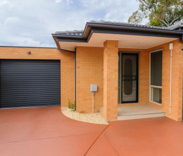 Modern, Efficient Living in a Prime Dandenong Location - Photo 2