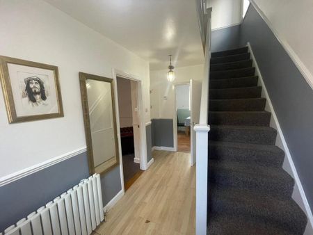 3 bedroom semi-detached house to rent - Photo 3