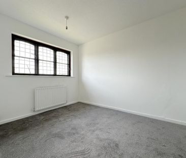 Semi Detached House - Photo 3