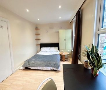 Room in a Shared Flat, London, SE16 - Photo 1