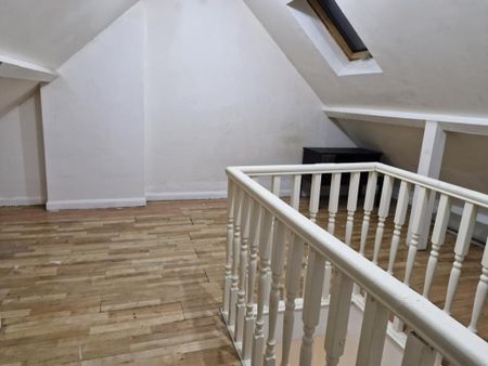 3 bedroom flat to rent - Photo 2