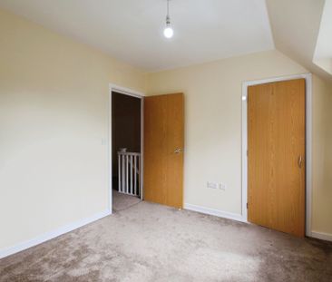 4 bed town house to rent in Academy Place, Isleworth, TW7 - Photo 2