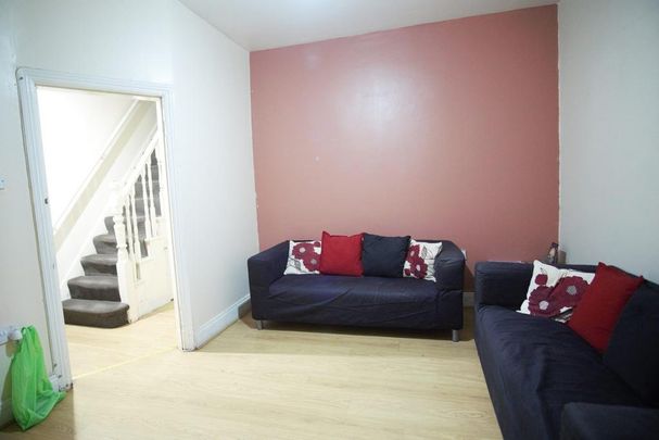 5 bedroom semi-detached house to rent - Photo 1