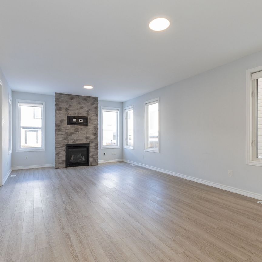 For Lease - 937 Shimmerton Circle, Kanata, Ontario - Photo 1