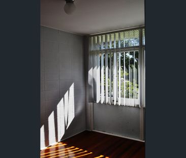 2 BEDROOM SPACIOUS SPLIT LEVEL UNIT WITH AIR COIN - Photo 1