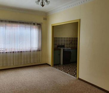 Quite 2 Bedroom Unit! - Photo 4