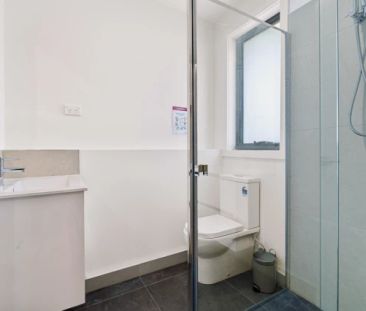 Single Room Ensuite - Photo 6