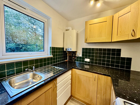 Keevil Drive, . - Photo 2