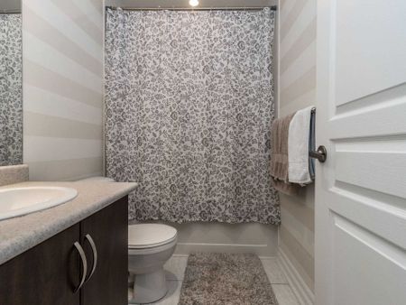 For Lease - 2521 Postmaster Drive, Oakville, Ontario - Photo 3