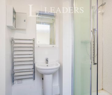 1 bedroom room to rent Fawcett Road, Southsea - Photo 6