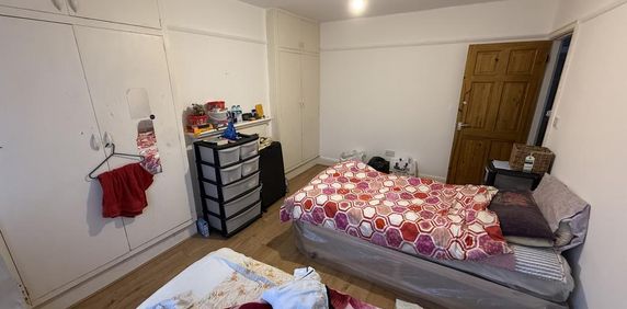 House share to rent - Photo 2