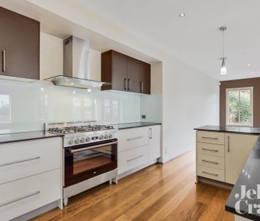 126 Belmore Road, Balwyn - Photo 6